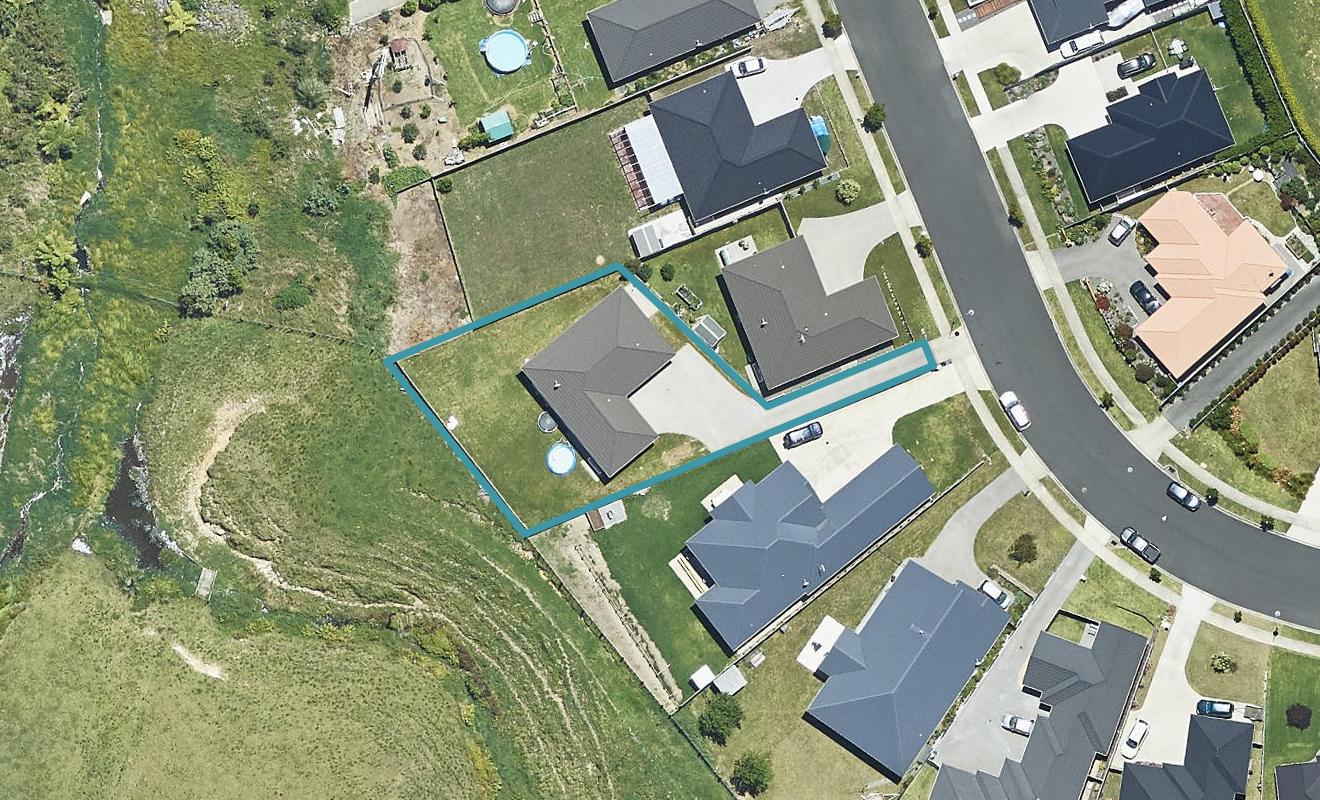 172 Ballintoy Park Drive, Welcome Bay, Tauranga - Carousel 1