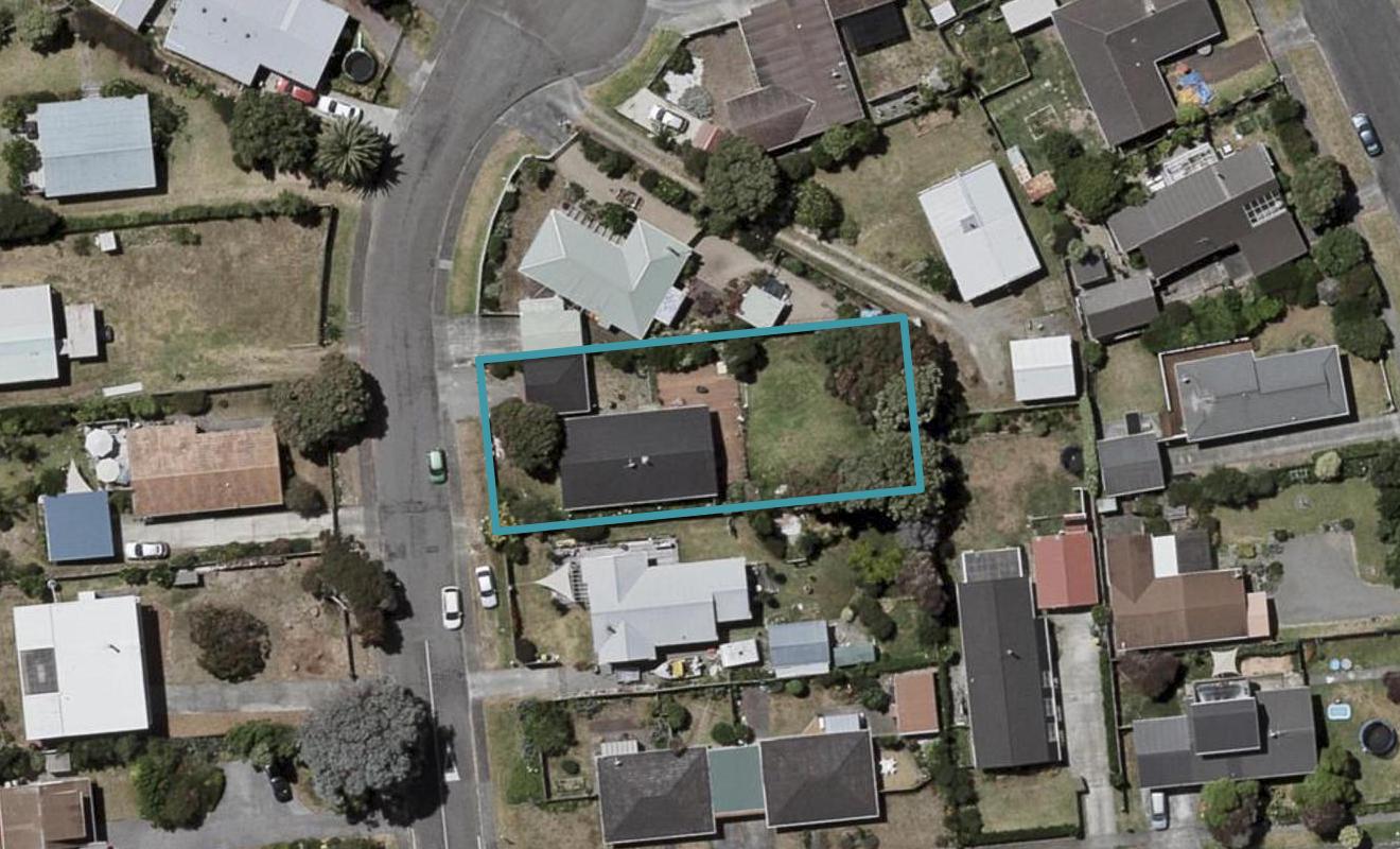 6 Goldie Place, Waikanae Beach, Waikanae - Carousel 1