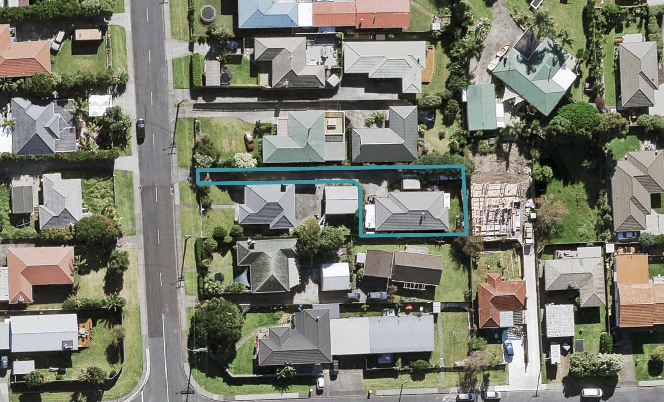 787A Te Atatu Road, Te Atatu Peninsula, Auckland - Carousel 1