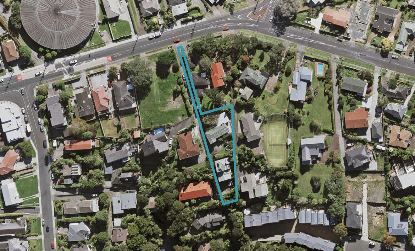 2/113 Pupuke Road, Northcote, Auckland - Carousel 1