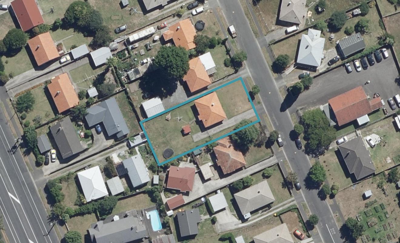 11 Ross Crescent, Fairfield, Hamilton - Carousel 1