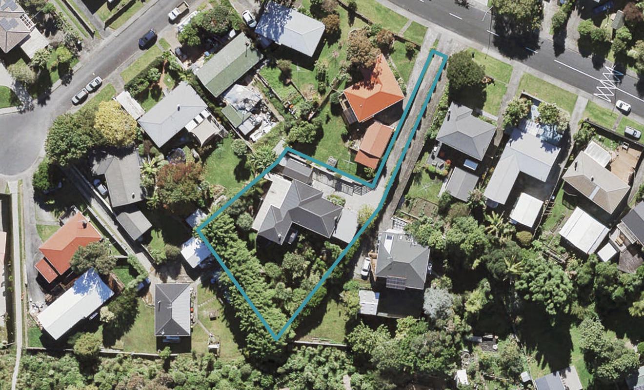 53 La Rosa Street, Green Bay, Auckland - Carousel 1