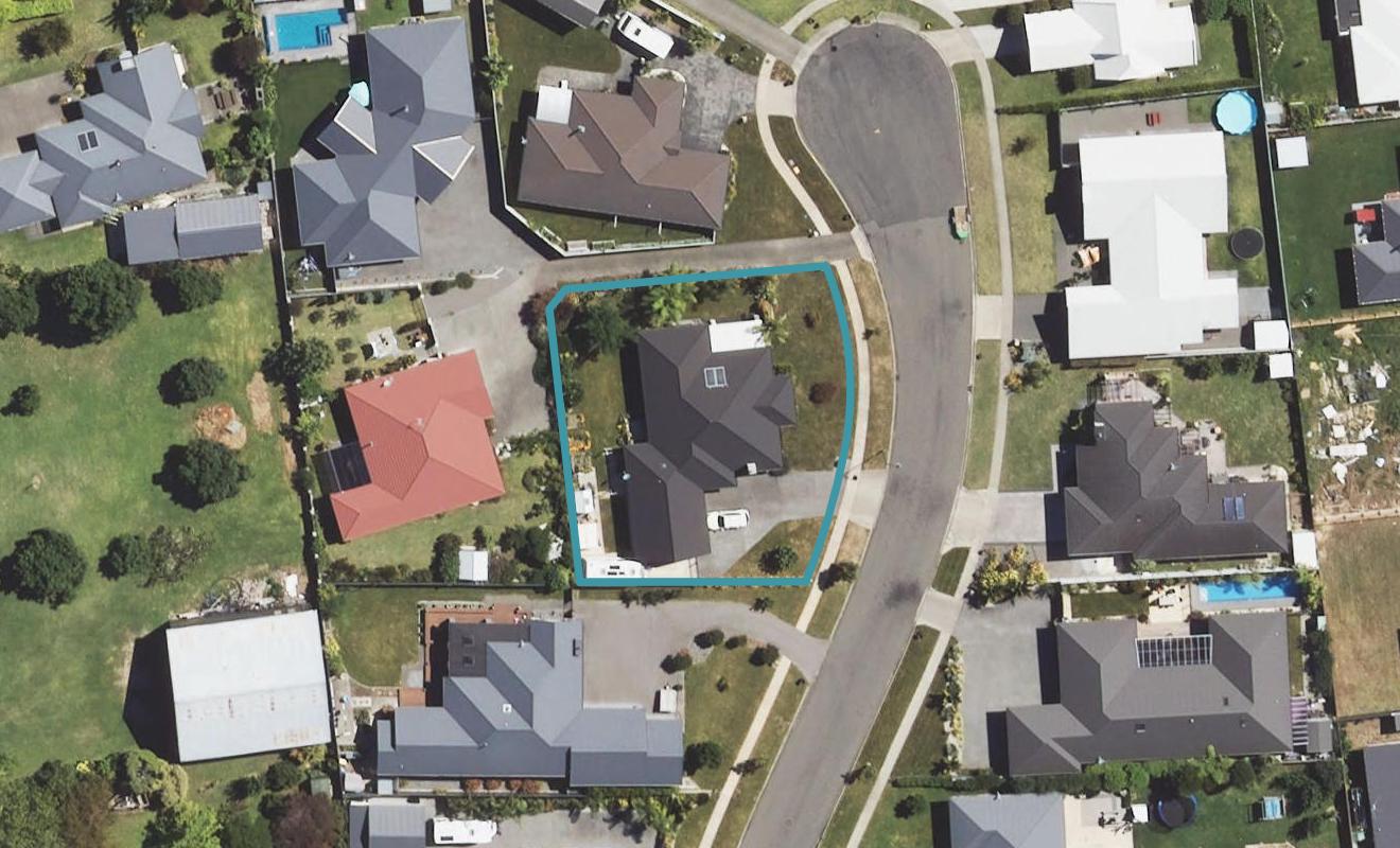 10 Charteris Rise, Riverdale, Gisborne - Carousel 1