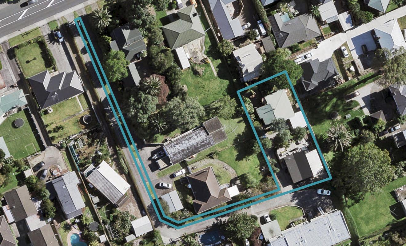 2/25 Orams Road, Hillpark, Auckland - Carousel 1