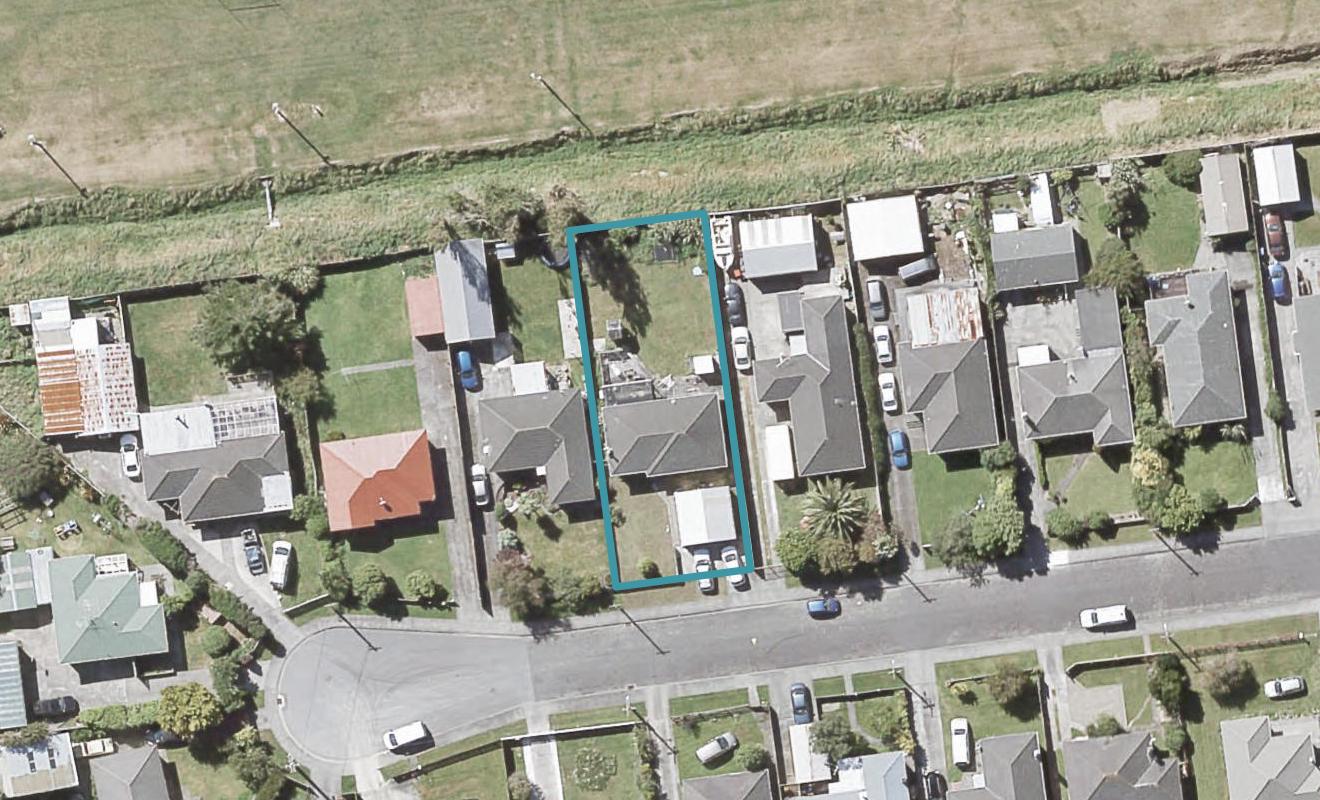 10 Russell Road, Wainuiomata, Lower Hutt - Carousel 1