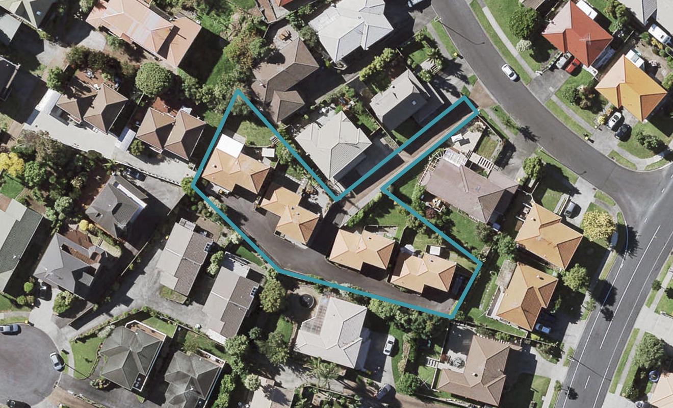 1/10 Kells Place, Botany Downs, Auckland - Carousel 1