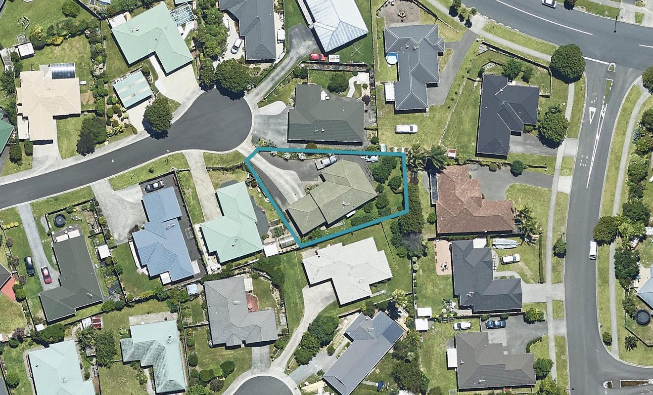 10 Whitby Place, Welcome Bay, Tauranga - Carousel 1