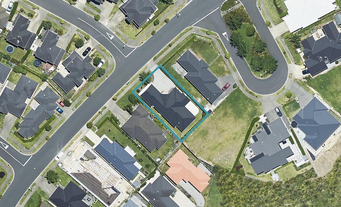 15 Landing Drive, Pyes Pa, Tauranga - Carousel 1