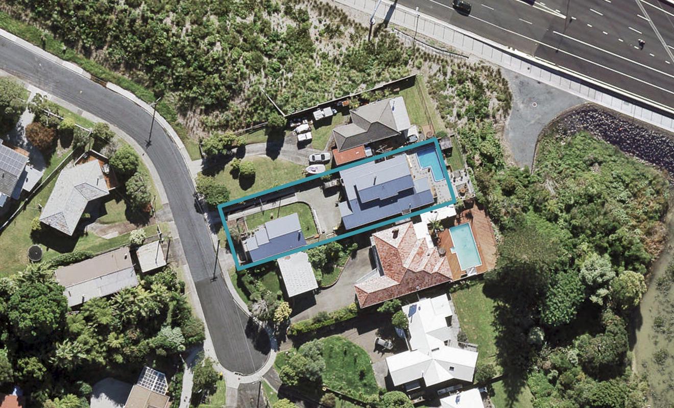 40 Alwyn Avenue, Te Atatu South, Auckland - Carousel 1