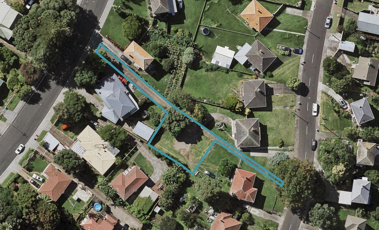 36A Court Crescent, Panmure, Auckland - Carousel 1