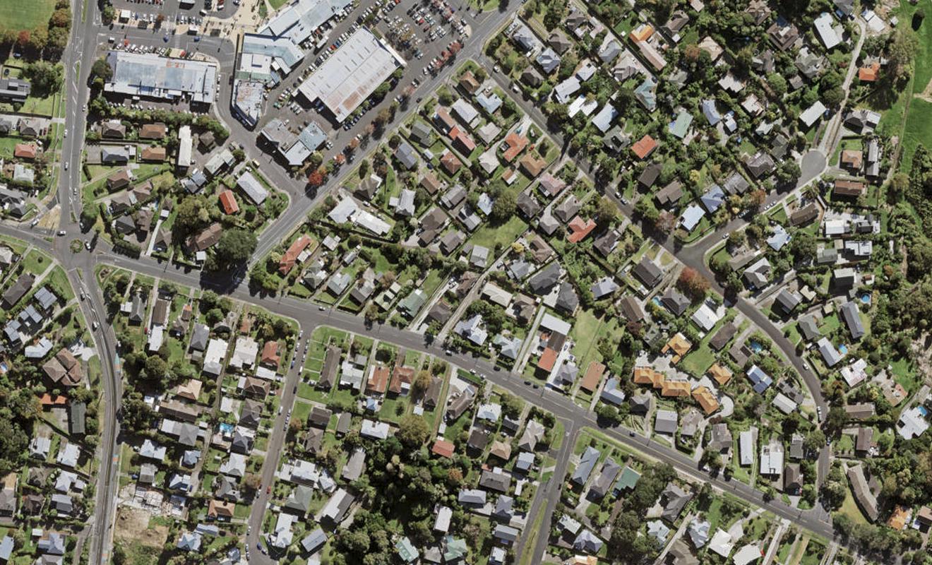 1/24 Exmouth Road, Northcote, Auckland - Carousel 1