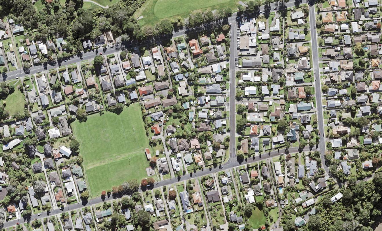 7C Bishop Street, Green Bay, Auckland - Carousel 1