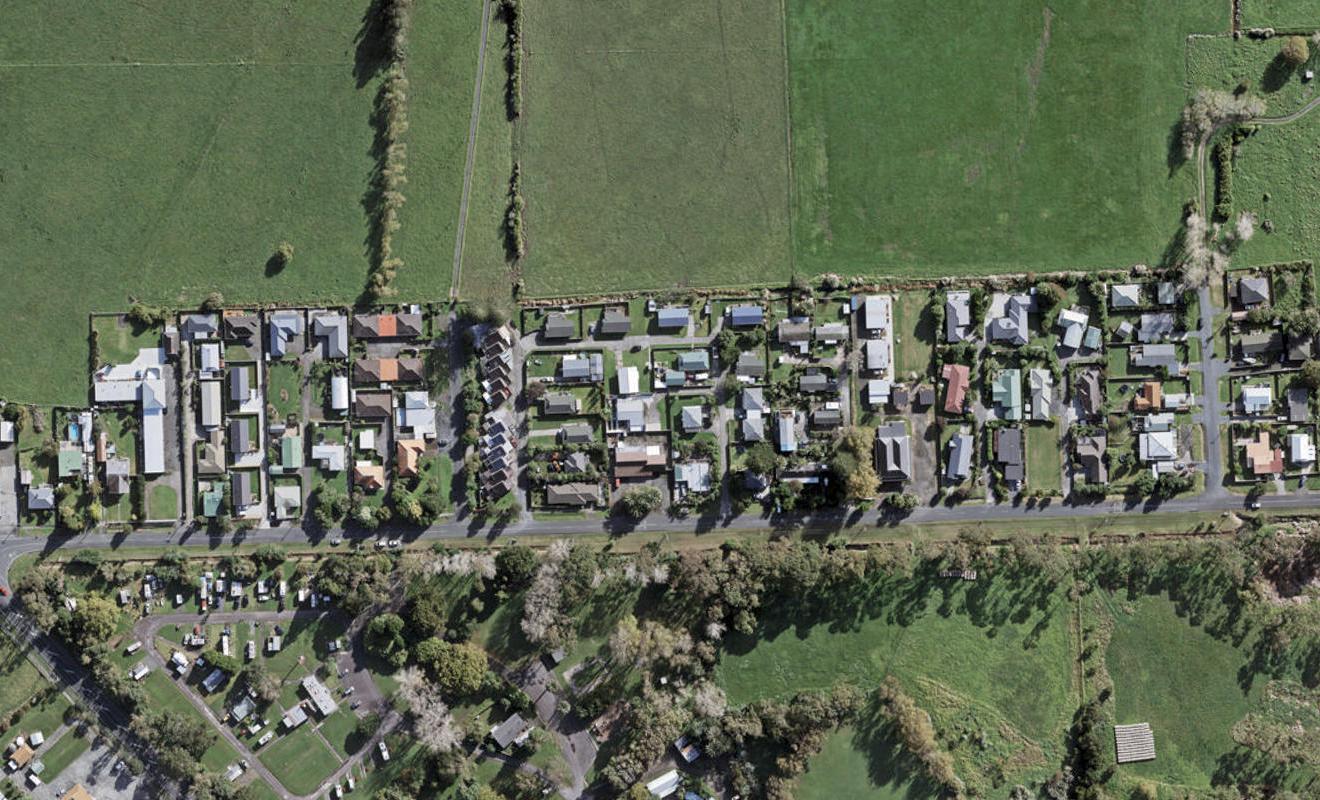 33C Springs Road, Parakai, Helensville - Carousel 1