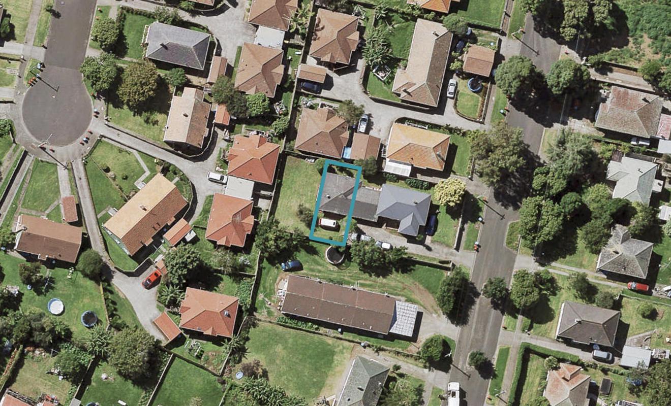 39D Waddell Avenue, Point England, Auckland - Carousel 1