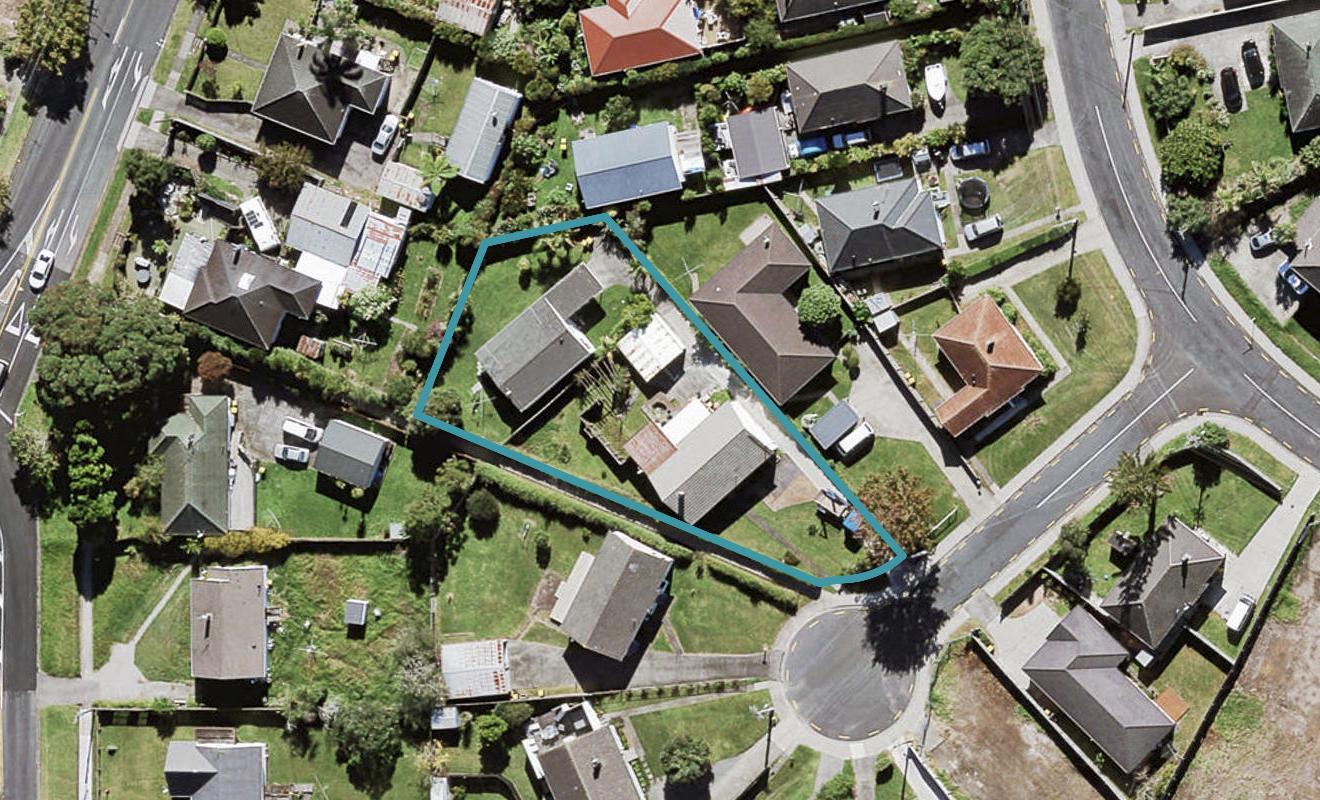 2/11 Hill Crescent, New Lynn, Auckland - Carousel 1