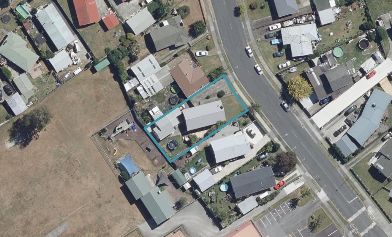 59 Deanwell Avenue, Deanwell, Hamilton - Carousel 1