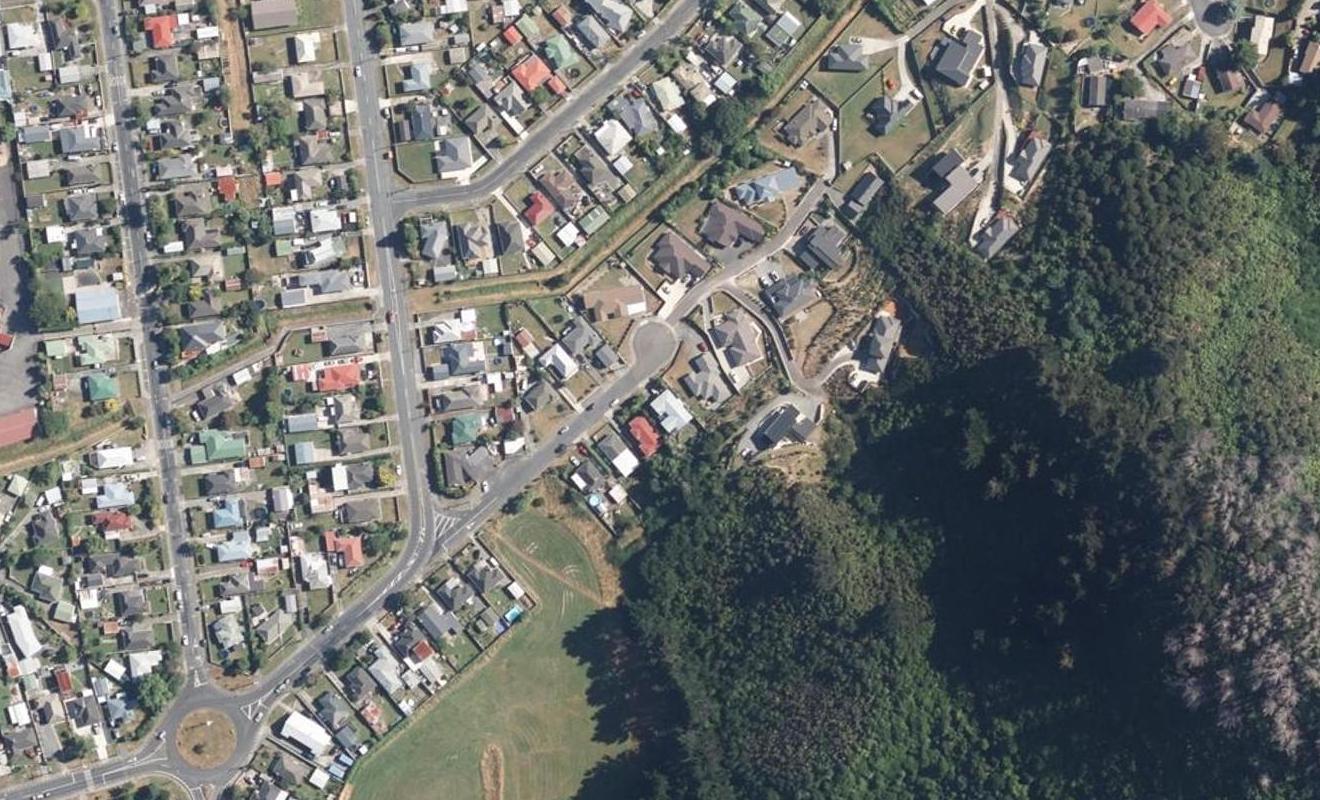 44 Nelson Crescent, Wainuiomata, Lower Hutt - Carousel 1