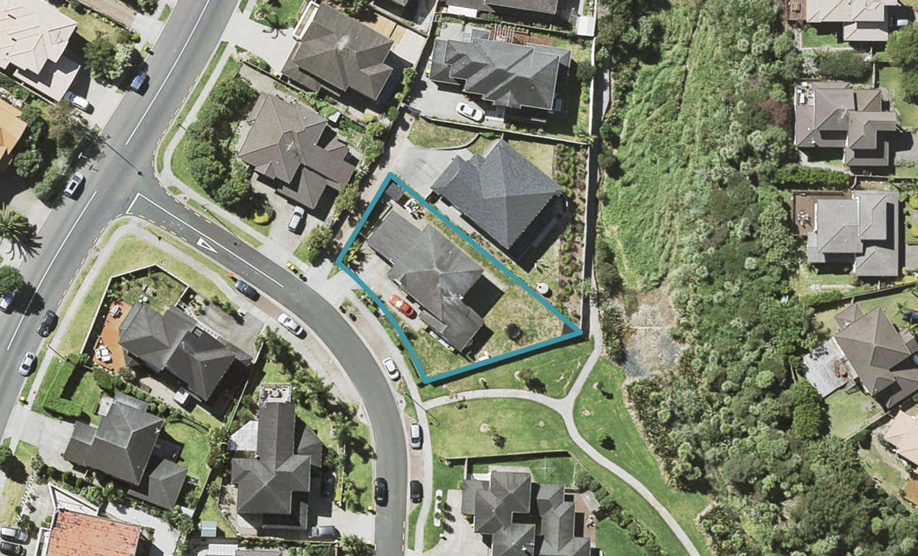 8 Lismore Way, Oteha, Auckland - Carousel 1