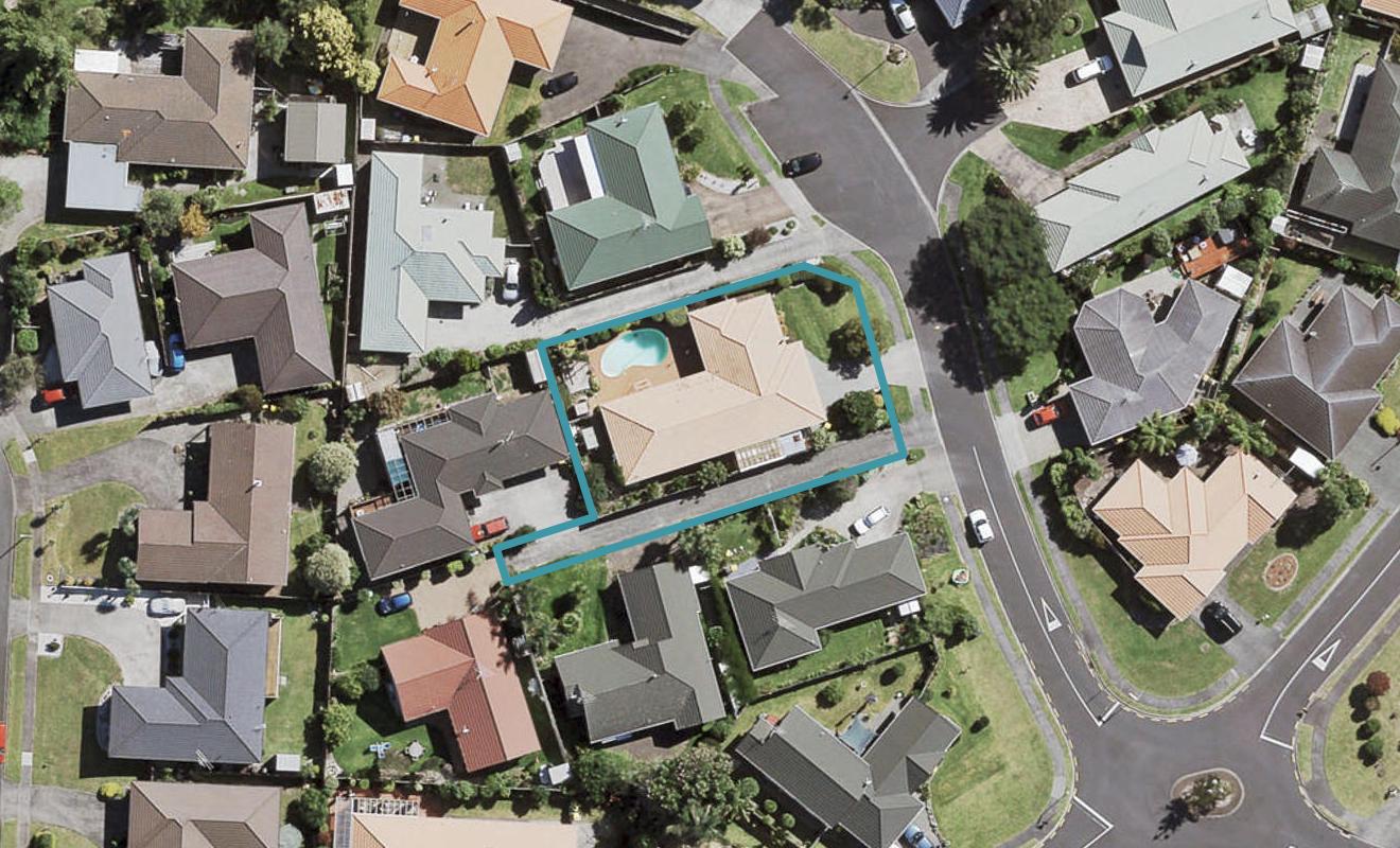 12 Splendour Close, Henderson, Auckland - Carousel 1