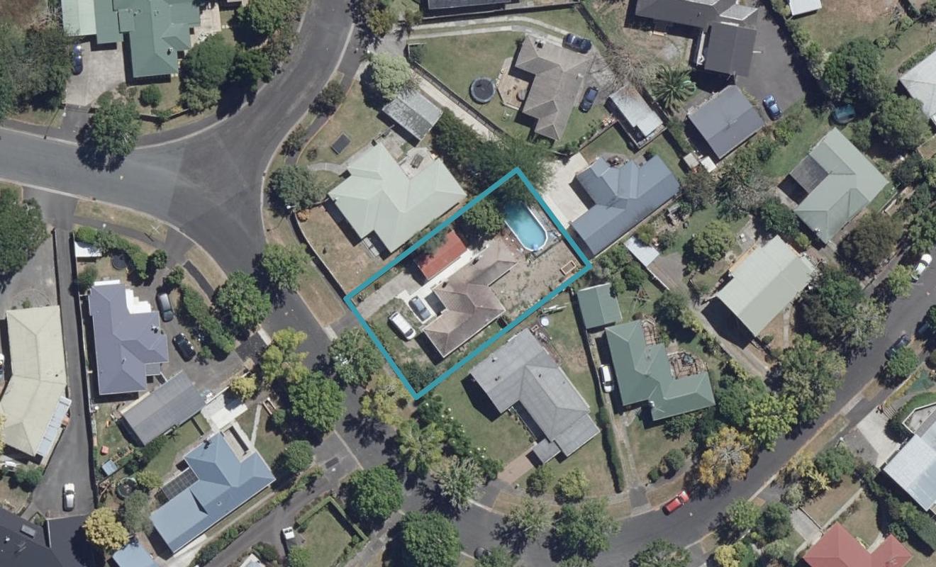 3 Sutton Crescent, Hillcrest, Hamilton - Carousel 1