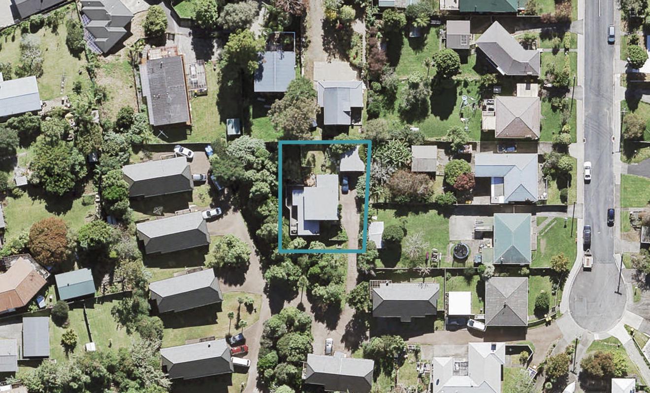 15A Springside Place, New Lynn, Auckland - Carousel 1