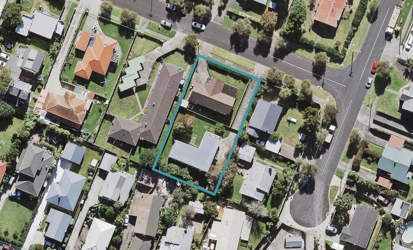 1/4 Rewa Street, New Lynn, Auckland - Carousel 1