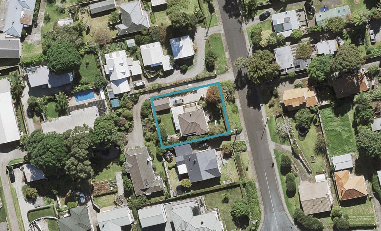 44 Woodward Avenue, Mangere Bridge, Auckland - Carousel 1