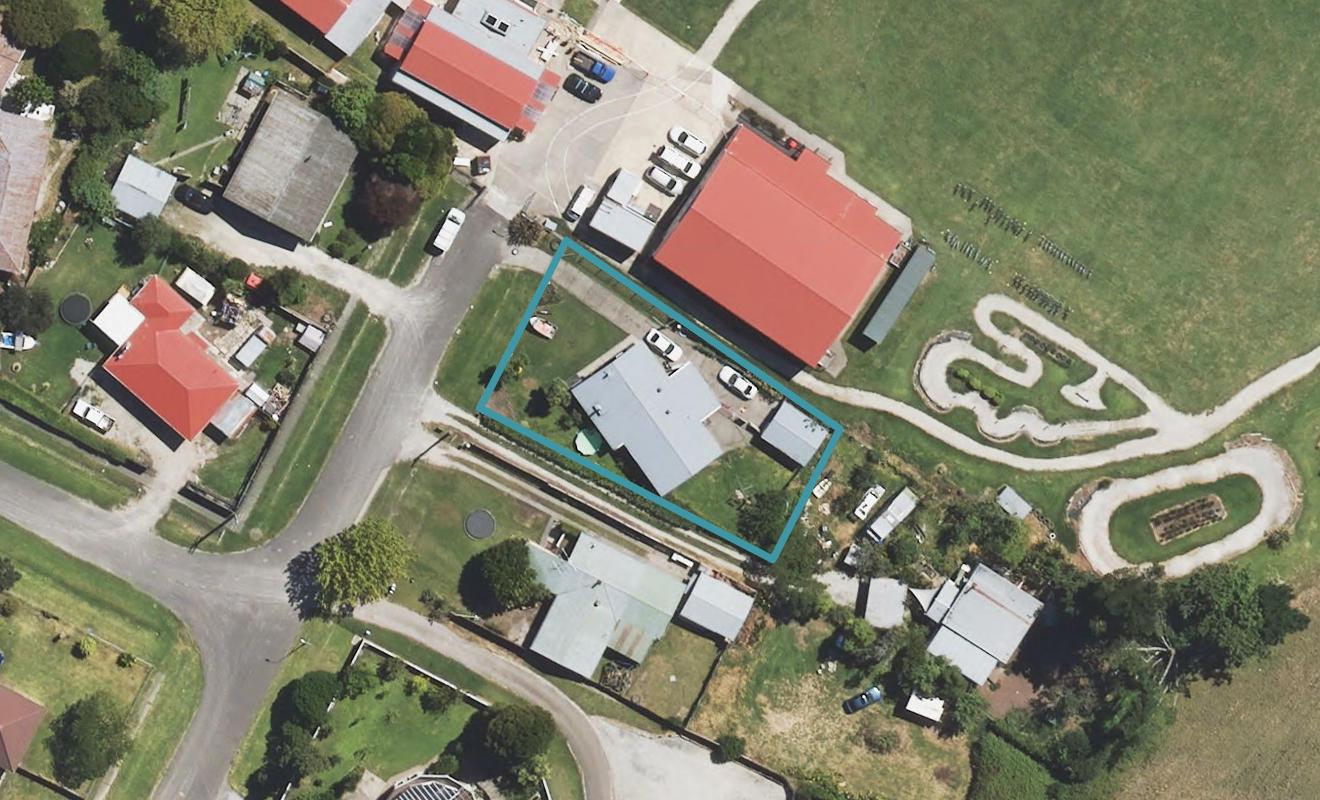 2 Montrose Street, Kaiti, Gisborne - Carousel 1