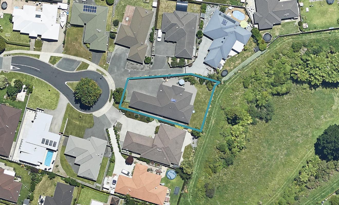 19 Dove Place, Pyes Pa, Tauranga - Carousel 1