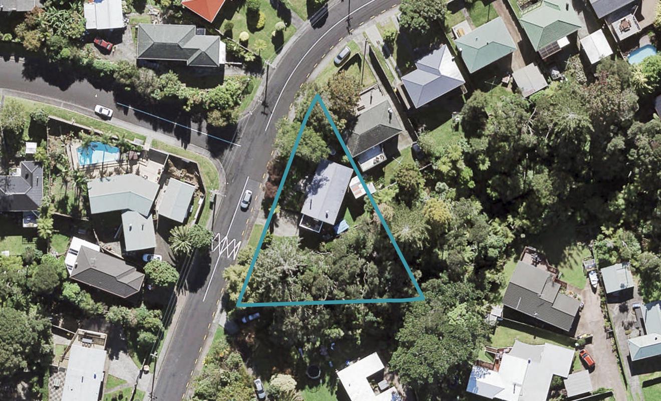 66 Taupo Street, Green Bay, Auckland - Carousel 1