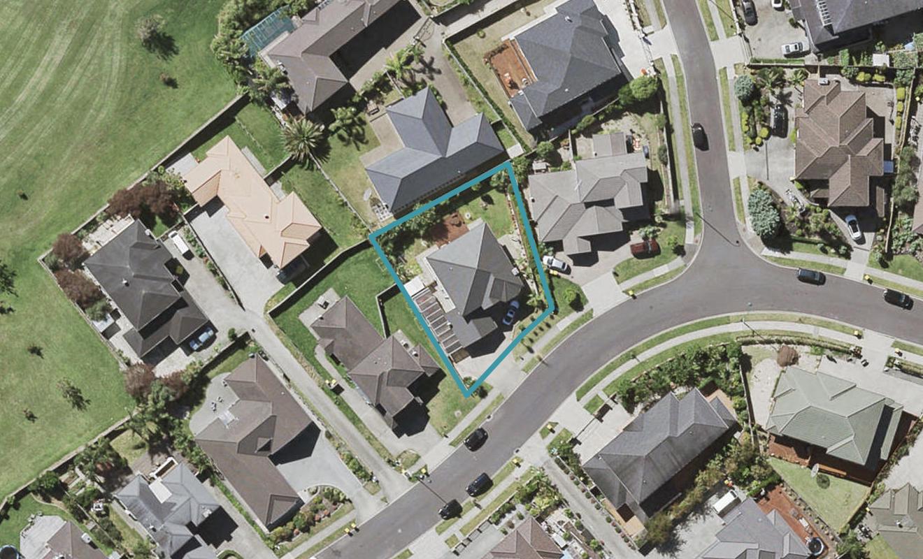 16 Ballymore Drive, Pinehill, Auckland - Carousel 1