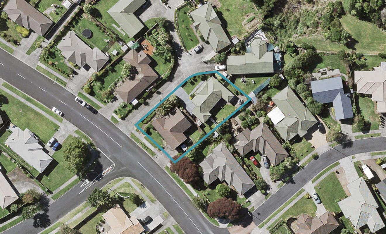 2/61 Burswood Drive, Burswood, Auckland - Carousel 1