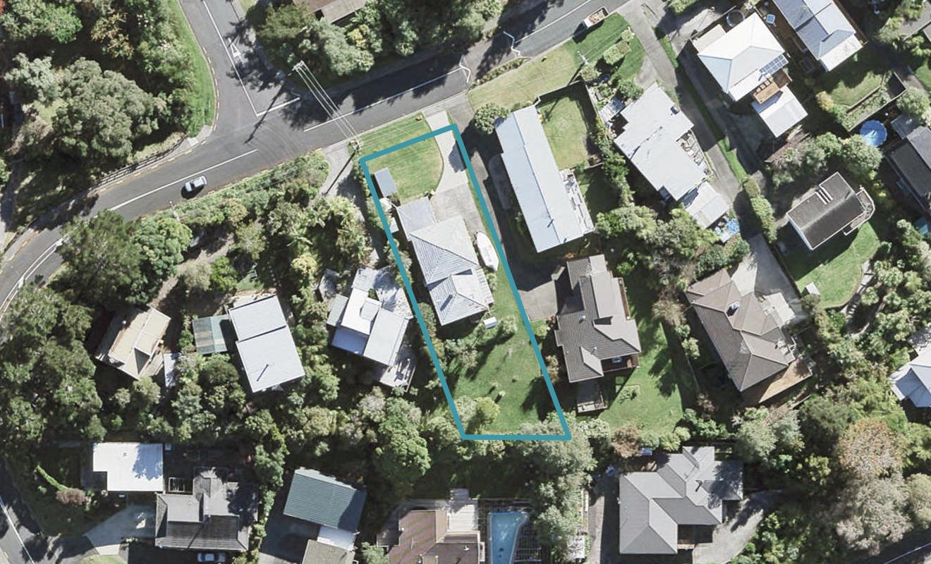 35 Woodlands Crescent, Browns Bay, Auckland - Carousel 1
