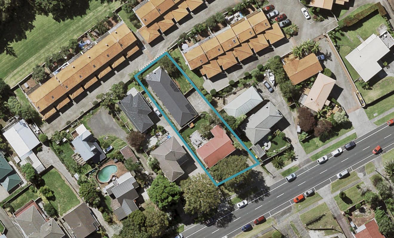 2/266 Sunset Road, Windsor Park, Auckland - Carousel 1