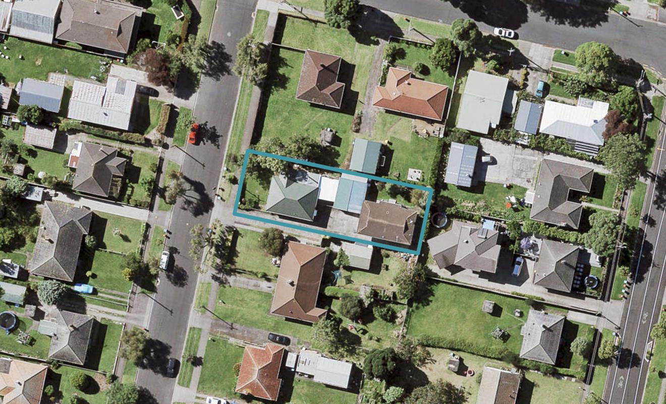 4 Tamatea Avenue, Point England, Auckland - Carousel 1