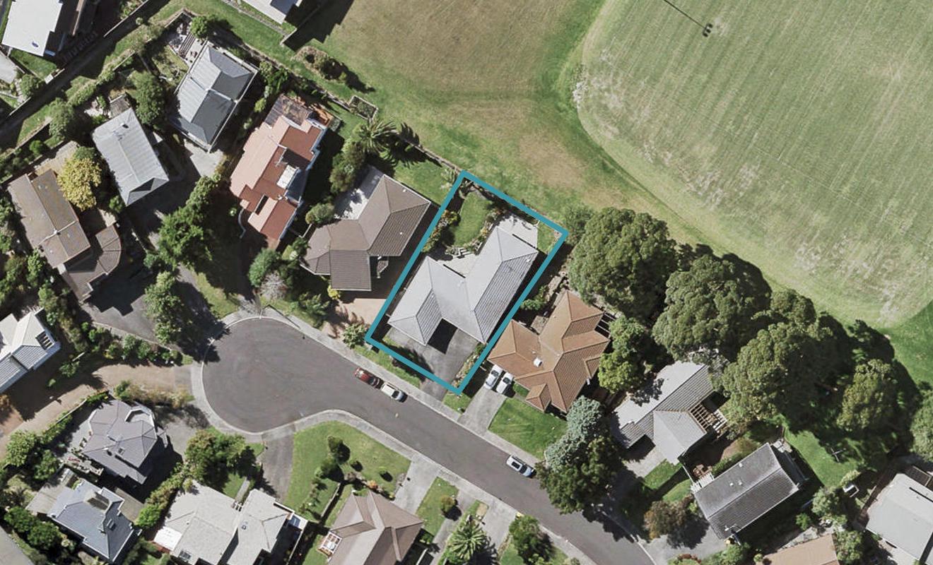 29 Ronald Macken Place, Windsor Park, Auckland - Carousel 1