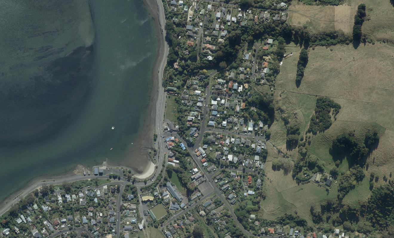 5 Wharfdale Street, Macandrew Bay, Dunedin - Carousel 1
