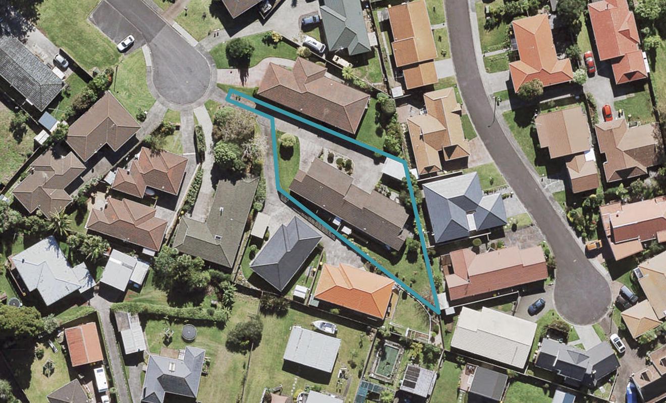 10 Annette Avenue, Te Atatu South, Auckland - Carousel 1