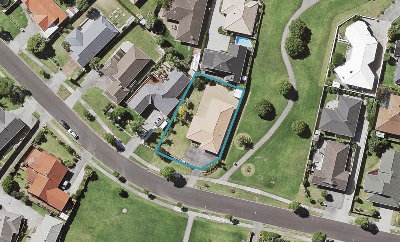 19 West Fairway, Golflands, Auckland - Carousel 1