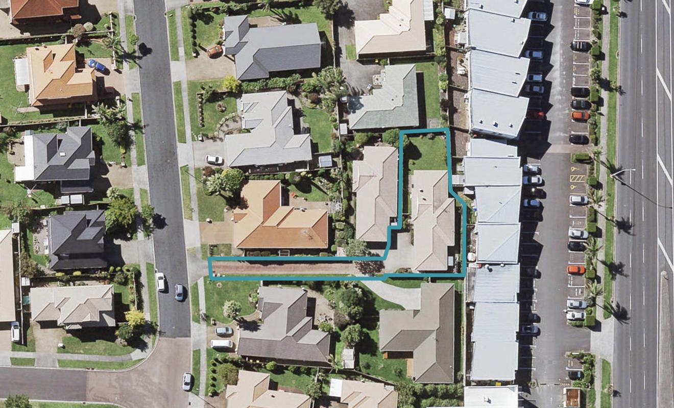 98 Bob Charles Drive, Golflands, Auckland - Carousel 1