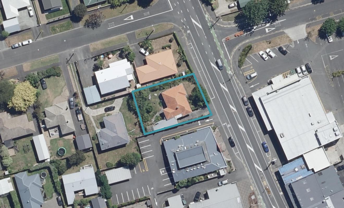 1031 Heaphy Terrace, Fairfield, Hamilton - Carousel 1