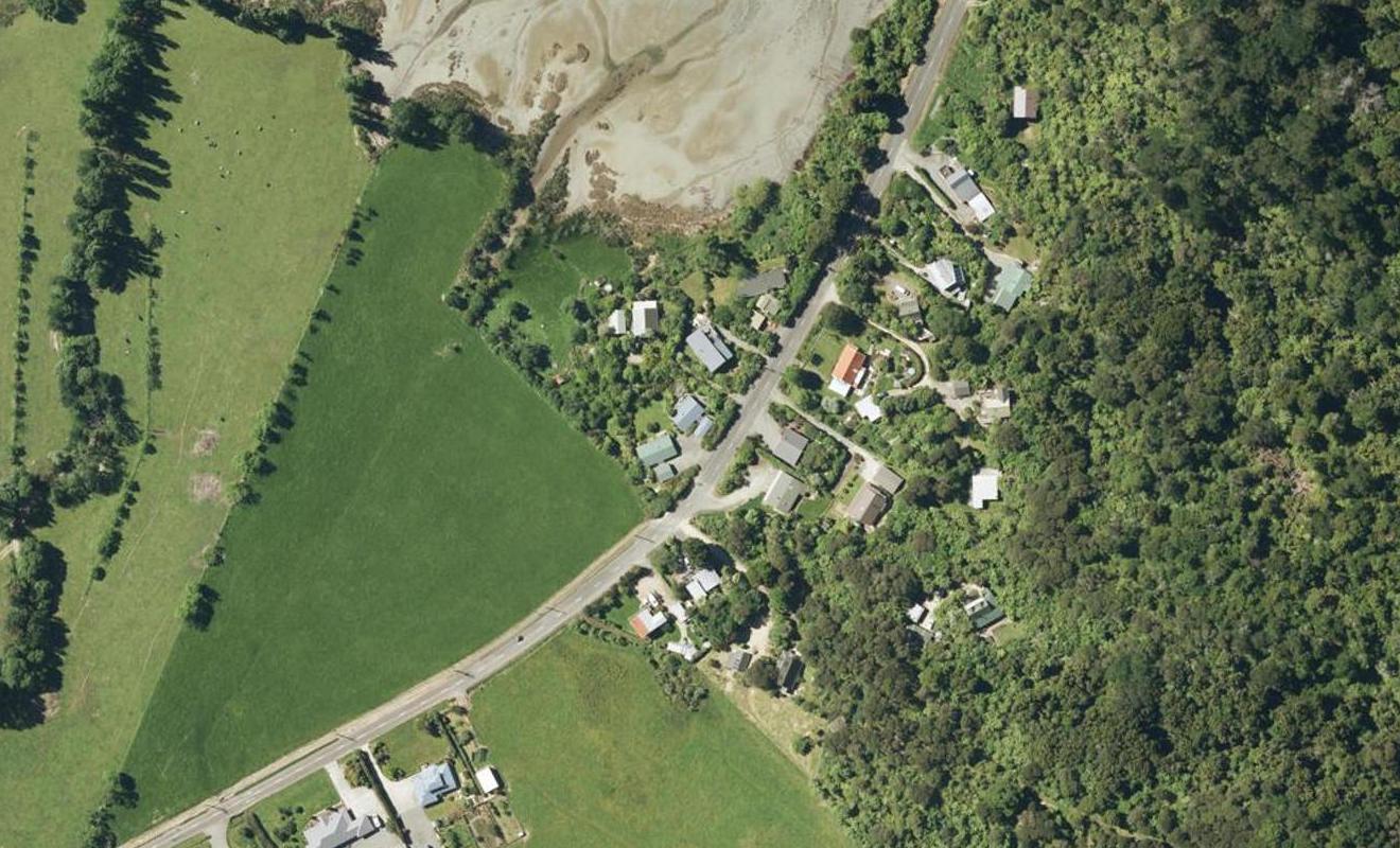1695 Queen Charlotte Drive, Linkwater, Picton - Carousel 1
