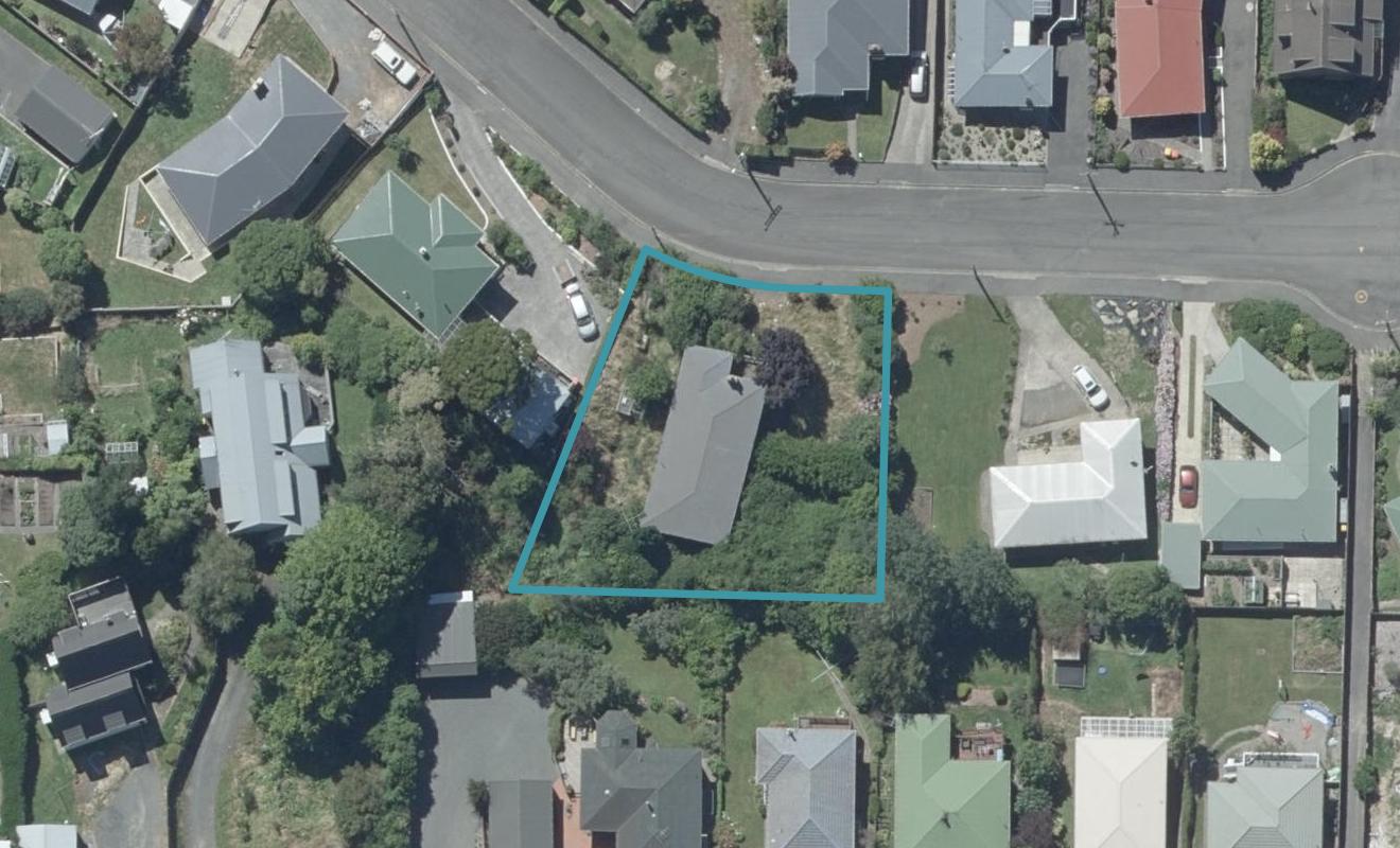 8 Colquhoun Street, Glenross, Dunedin - Carousel 1