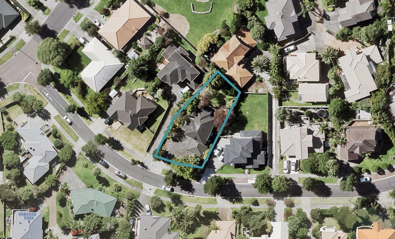 19 Margaret Henry Crescent, Oteha, Auckland - Carousel 1