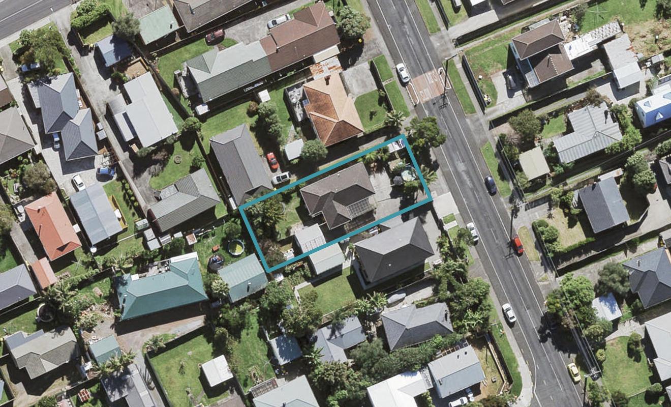 30 Flanshaw Road, Te Atatu South, Auckland - Carousel 1