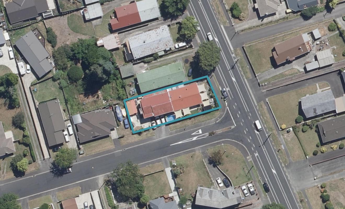 1135 Heaphy Terrace, Fairfield, Hamilton - Carousel 1