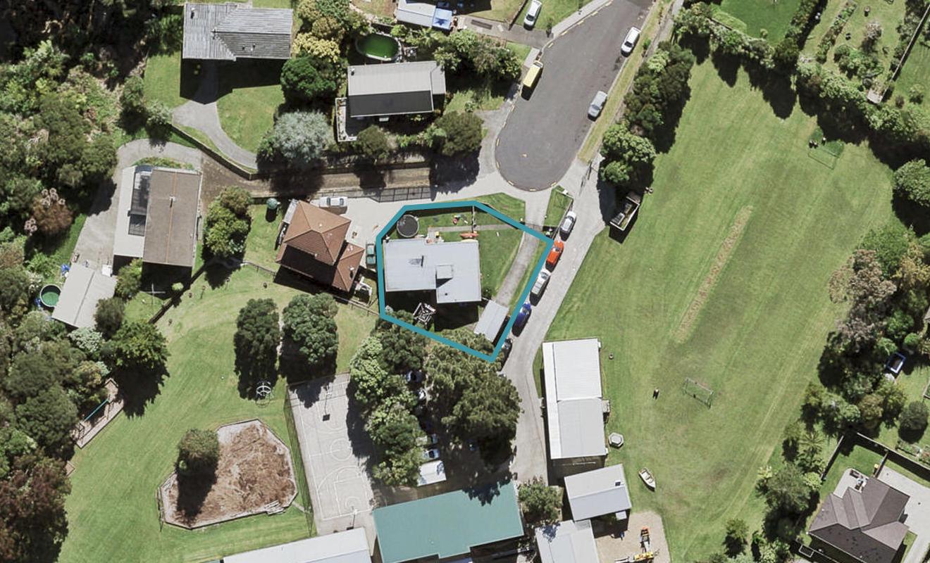 13 Crieff Place, Te Atatu Peninsula, Auckland - Carousel 1
