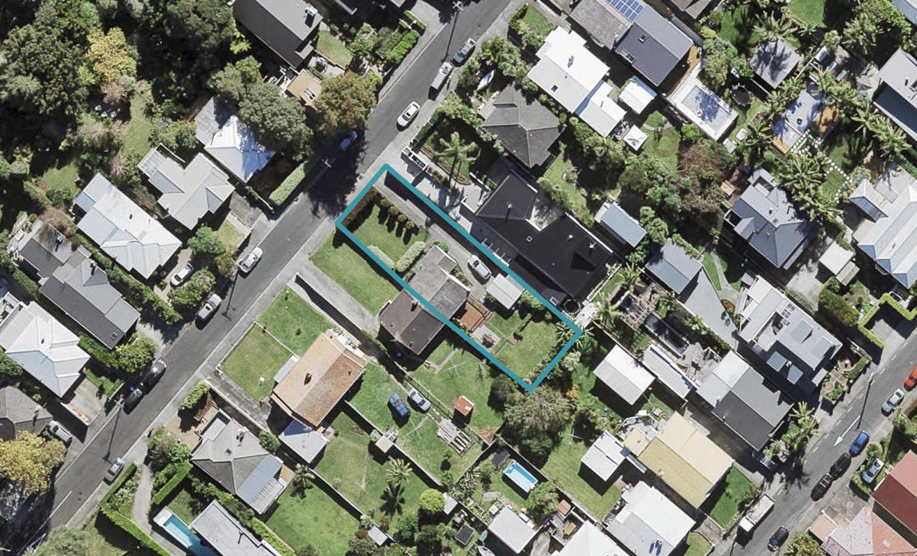 13 Livingstone Street, Westmere, Auckland - Carousel 1
