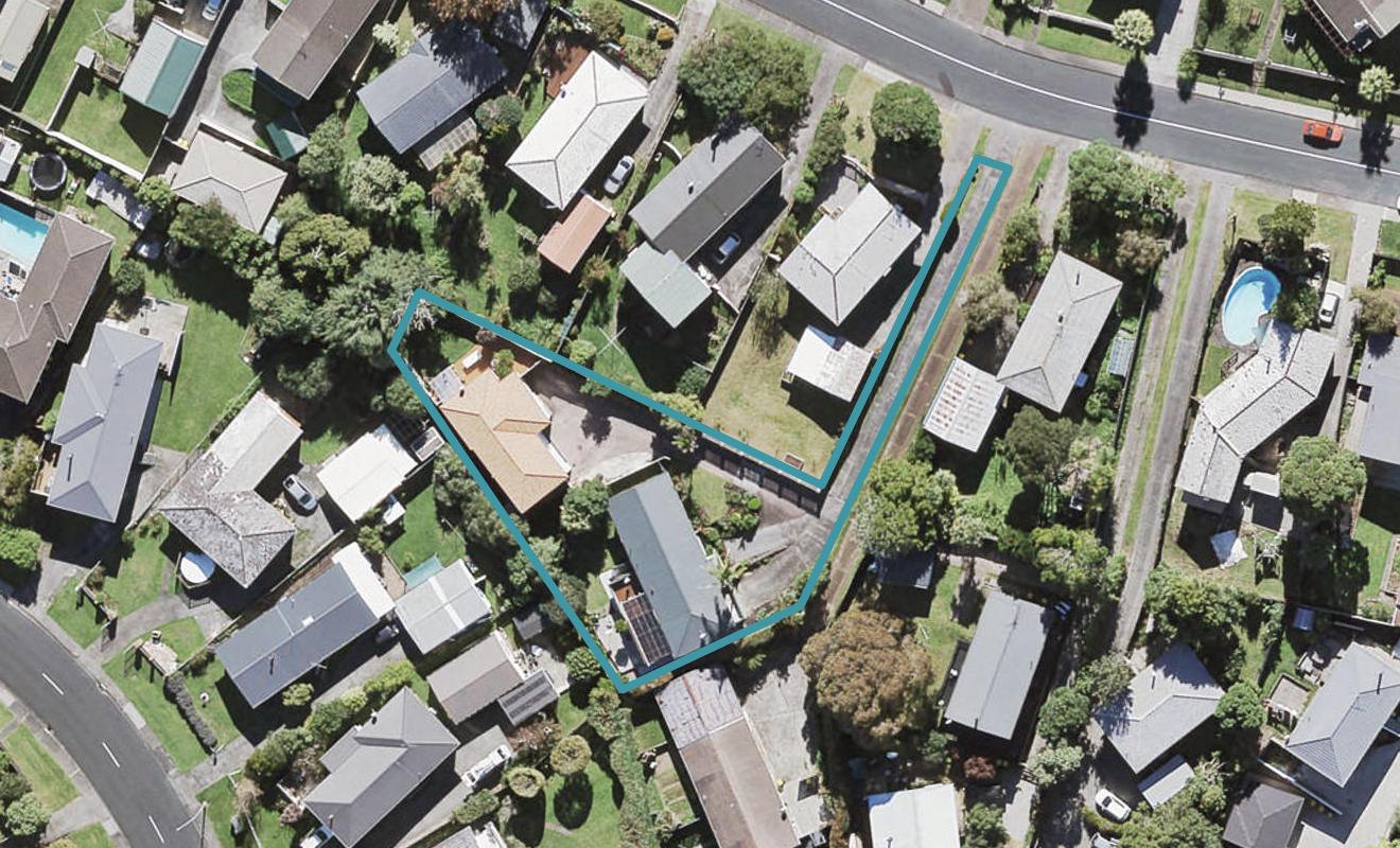 1/88 Lantana Road, Green Bay, Auckland - Carousel 1