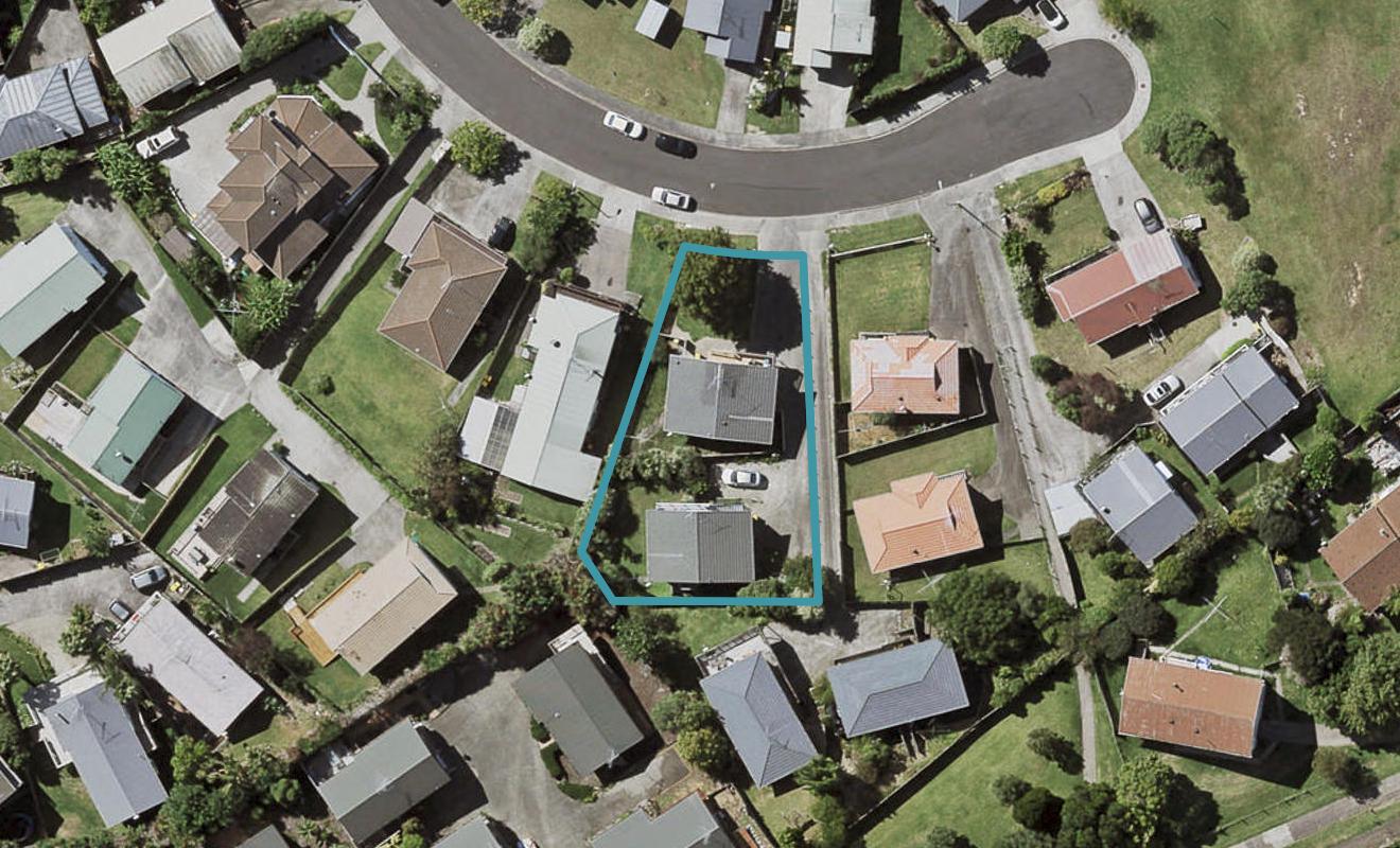 1/13 Romulus Place, Totara Vale, Auckland - Carousel 1